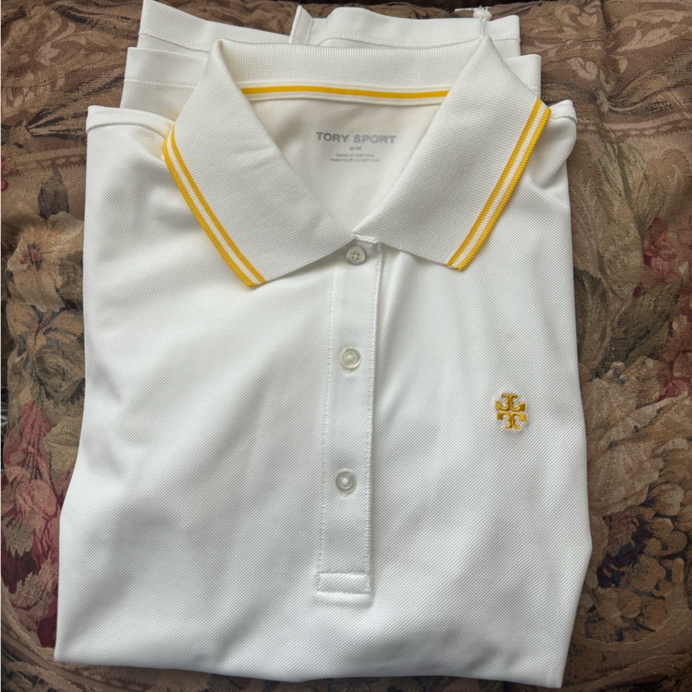 Classic Tech Pique Polo in snow white/ sundance